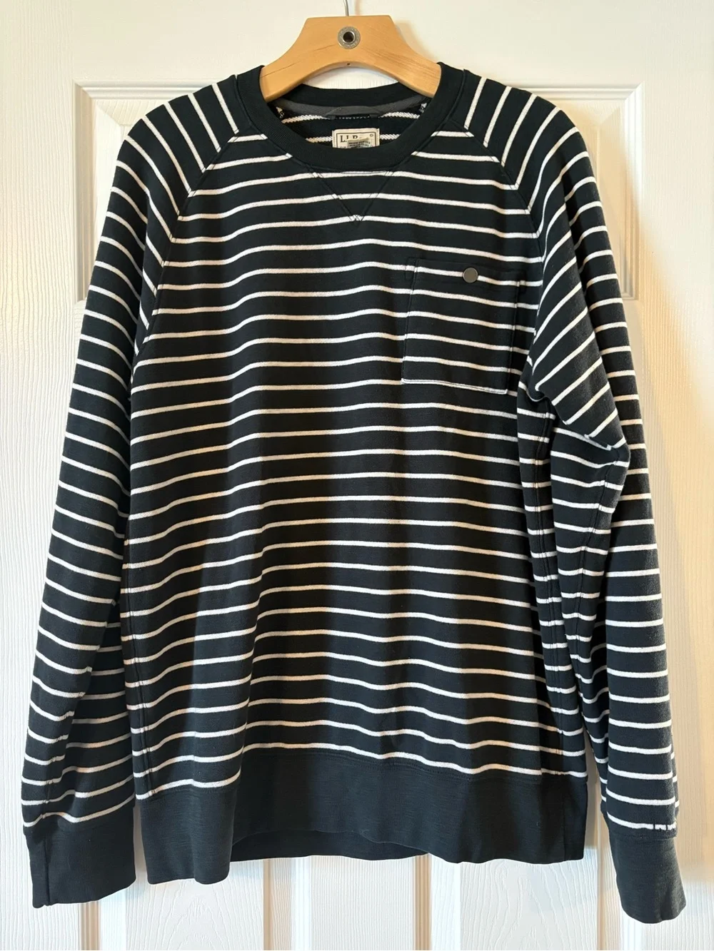 L.L. Bean Men’s Navy White Striped Crew Neck Sweater Preppy Cabincore